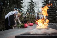 Торжественная церемония перезахоронения останков воинов, погибших в годы Великой Отечественной войны.