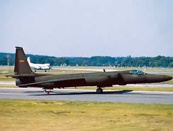 ВЫСОТНЫЙ САМОЛЕТ-РАЗВЕДЧИК U-2