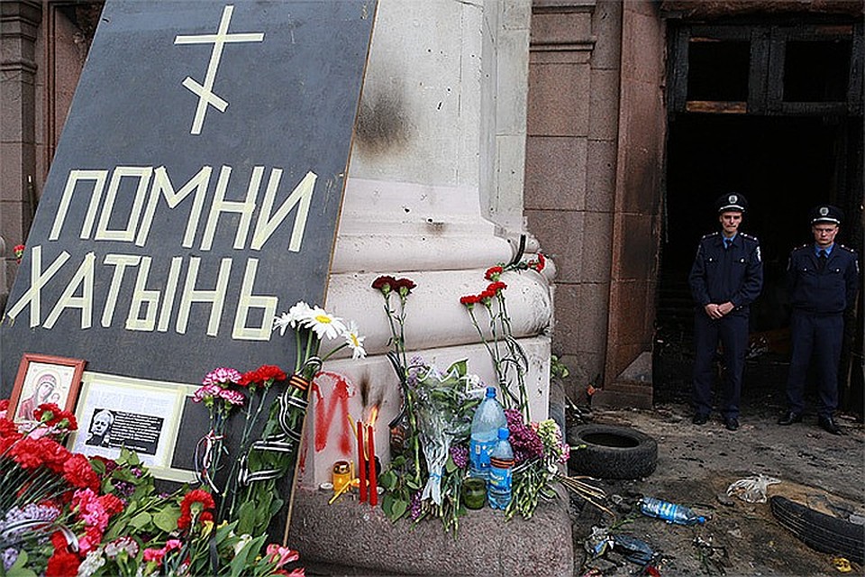 Мемориал жертвам пожара у здания Дома профсоюзов в Одессе Фото: Нигина БЕРОЕВА