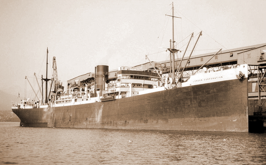 ​Построенный в 1922 пароход «Бенломонд» получил это имя лишь в 1938 году при очередной смене владельца. На снимке он носит название «Лондон Корпорейшн», под которым ходил с 1923 по 1937 год - Победившие смерть 