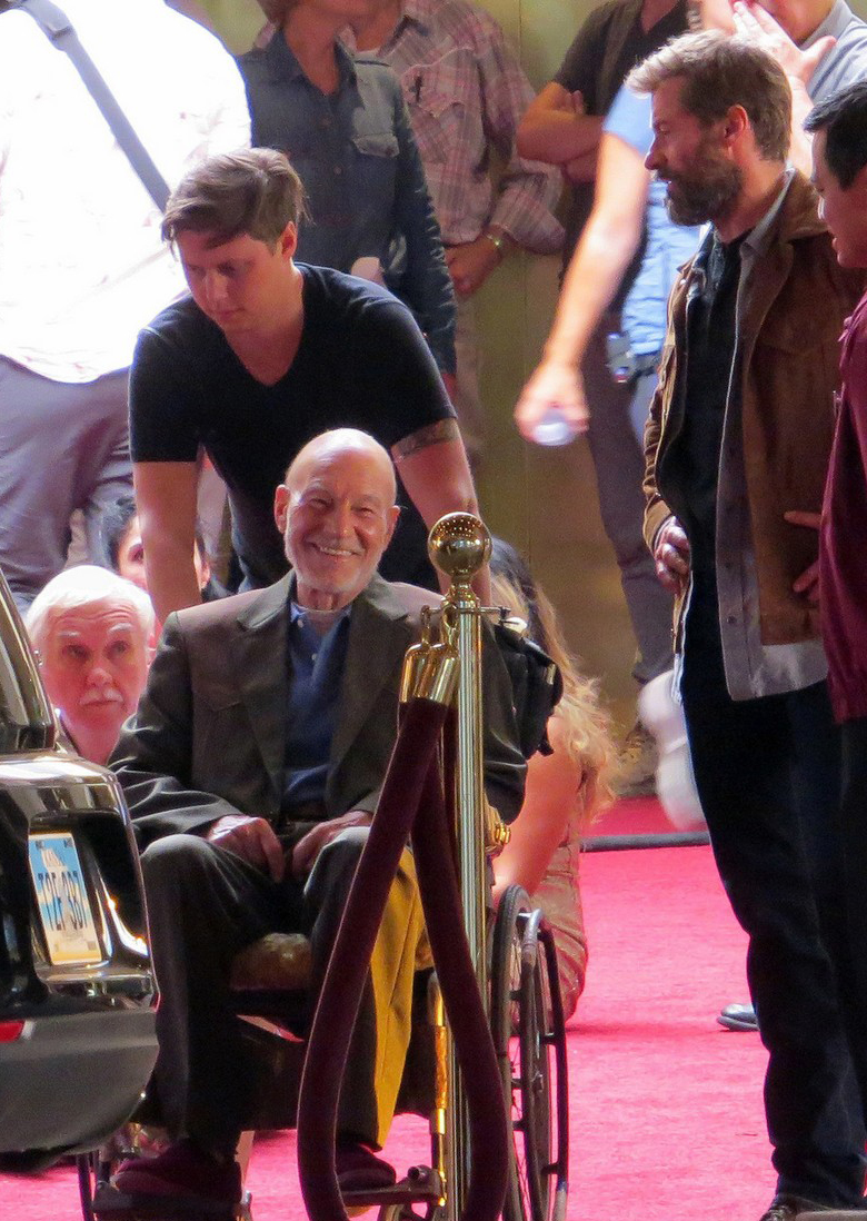 Патрик Стюарт и Хью Джекман на съемочной площадке фильма "Логан"